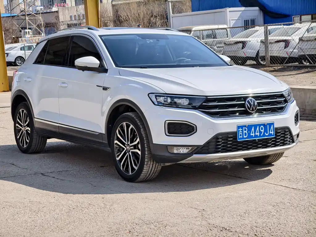 Volkswagen T-Roc — фото 2