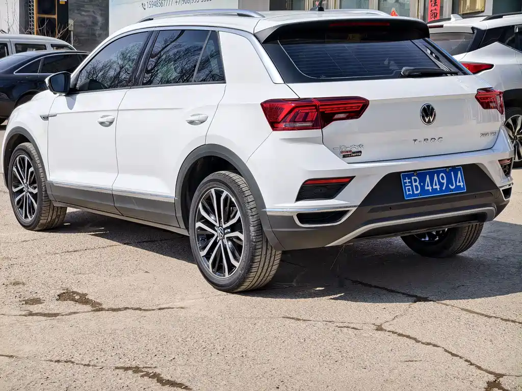 Volkswagen T-Roc — фото 23