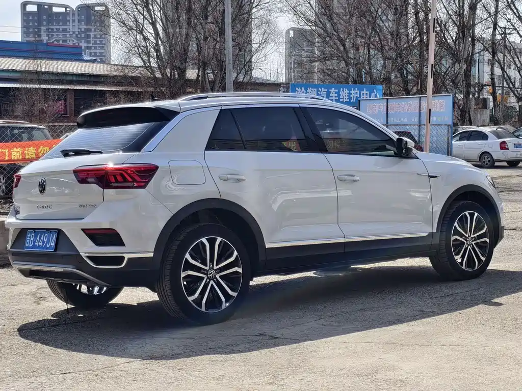 Volkswagen T-Roc — фото 24