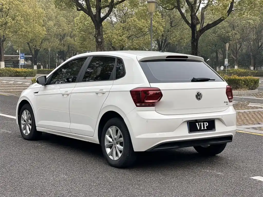 Volkswagen Polo — фото 23