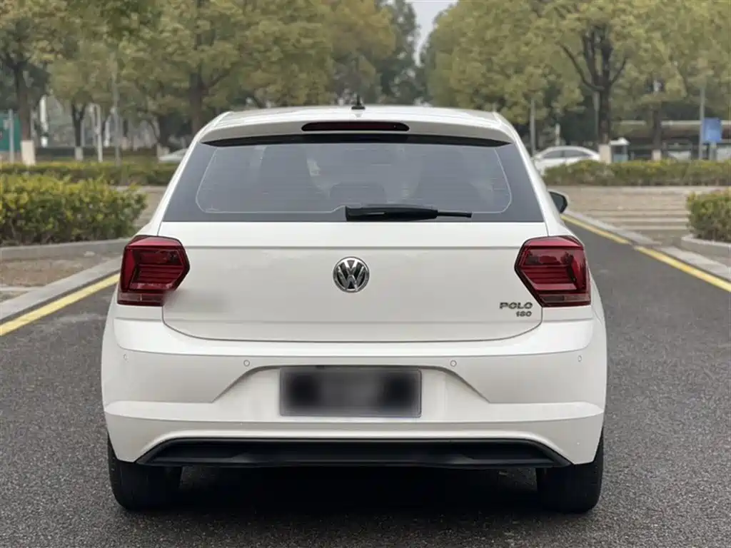 Volkswagen Polo — фото 25