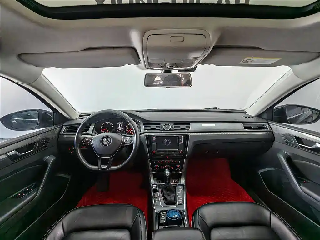 Volkswagen Passat — фото 8