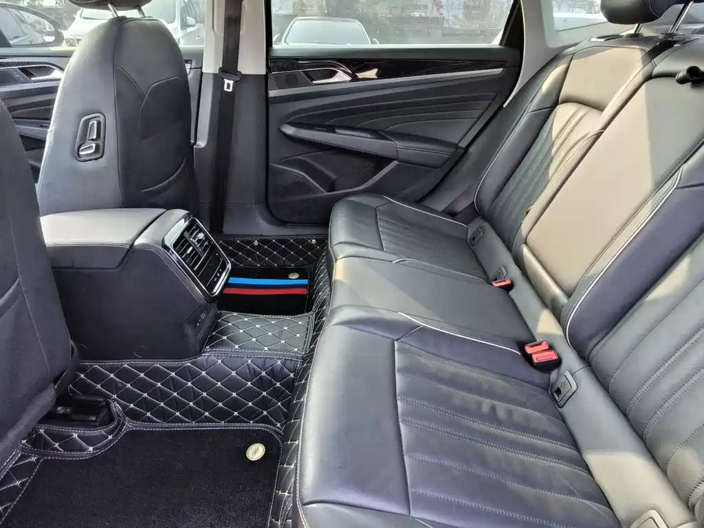 Volkswagen Passat — фото 5