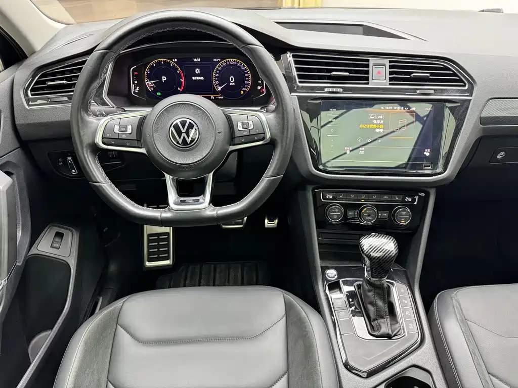 Volkswagen Tiguan L — фото 7