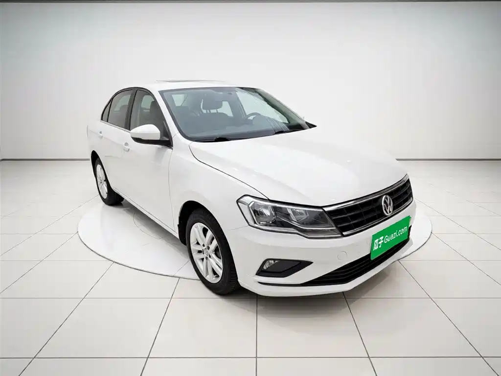 Volkswagen Jetta — фото 4