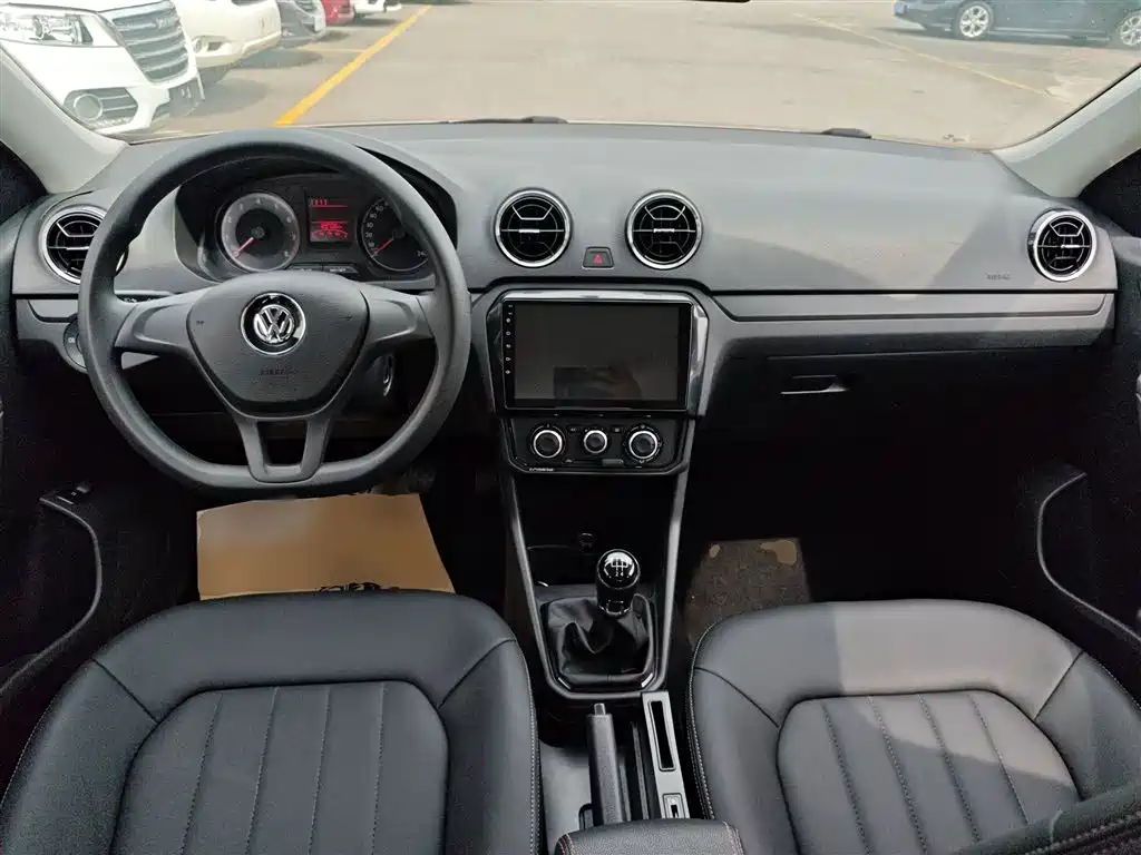 Volkswagen Jetta — фото 10