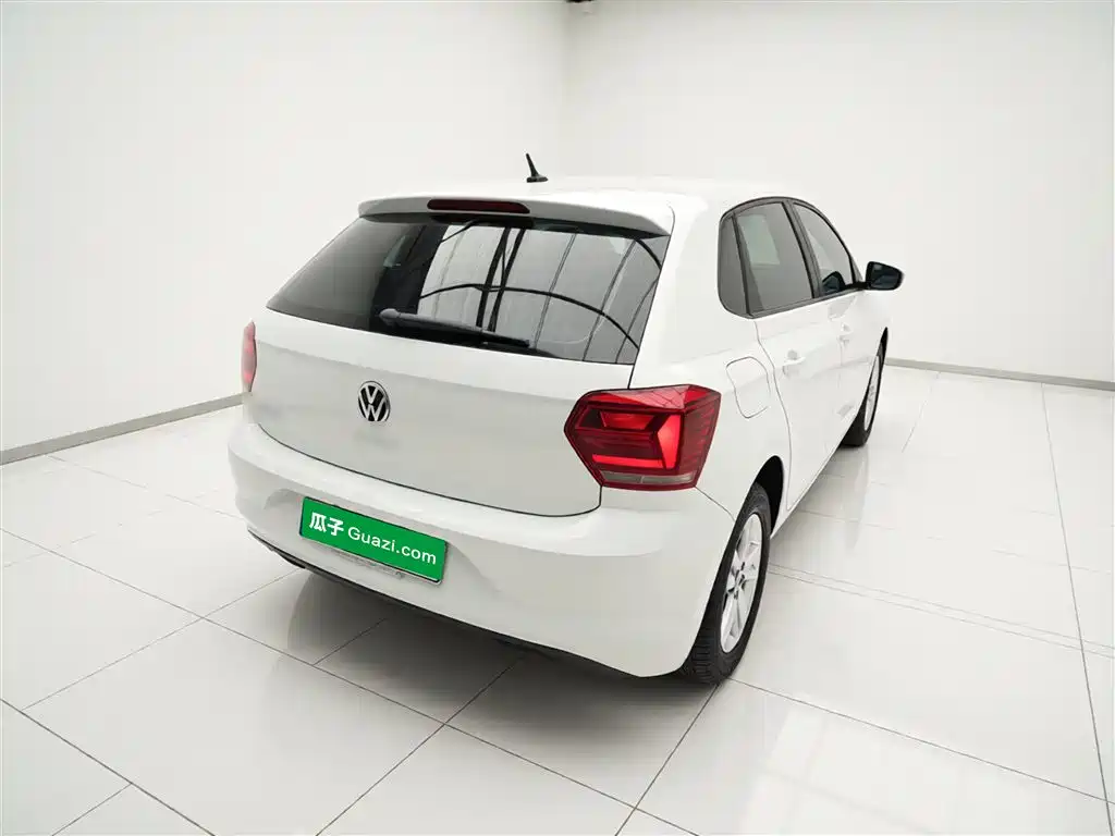 Volkswagen Polo — фото 7