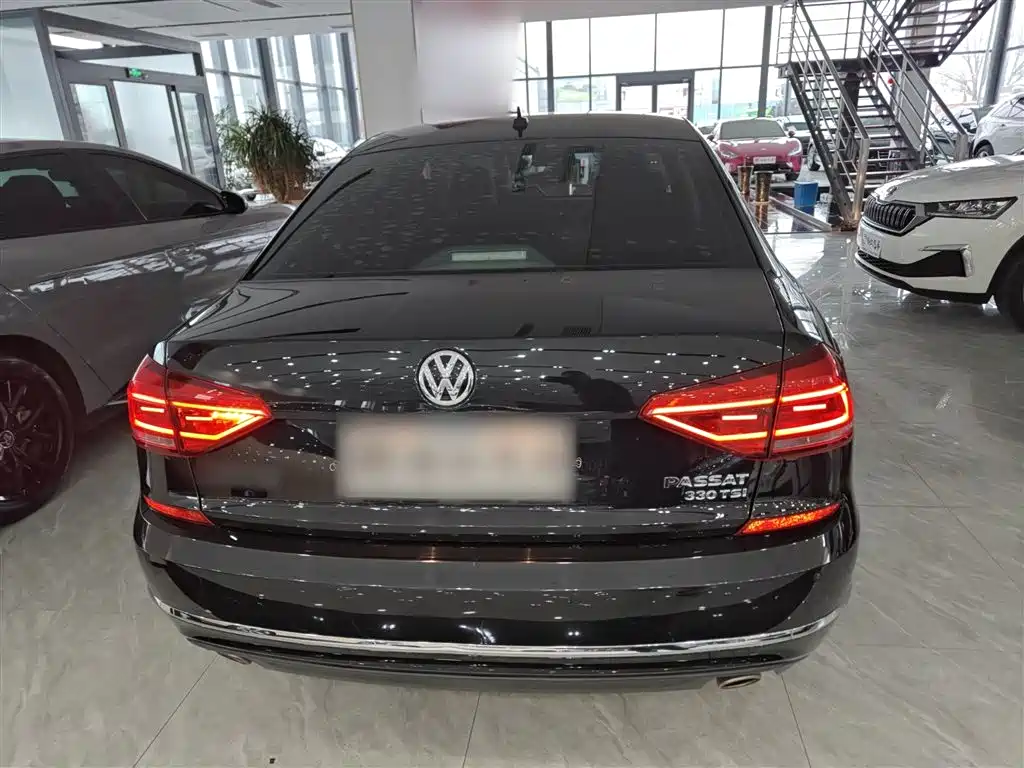 Volkswagen Passat — фото 5
