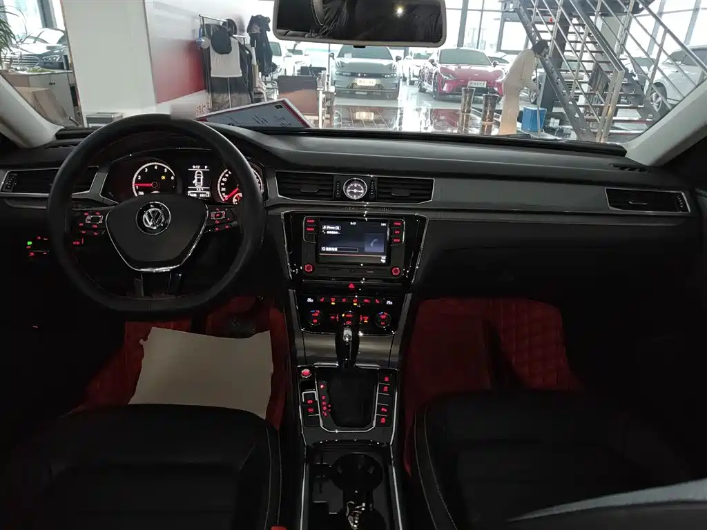 Volkswagen Passat — фото 7