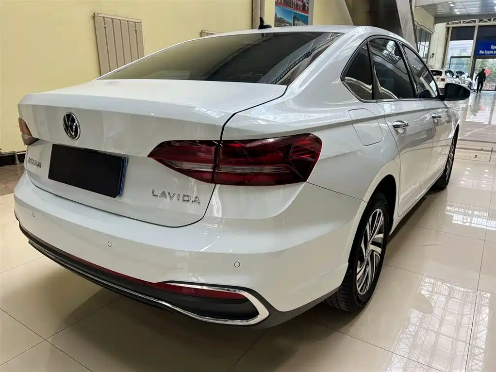 Volkswagen Lavida — фото 4