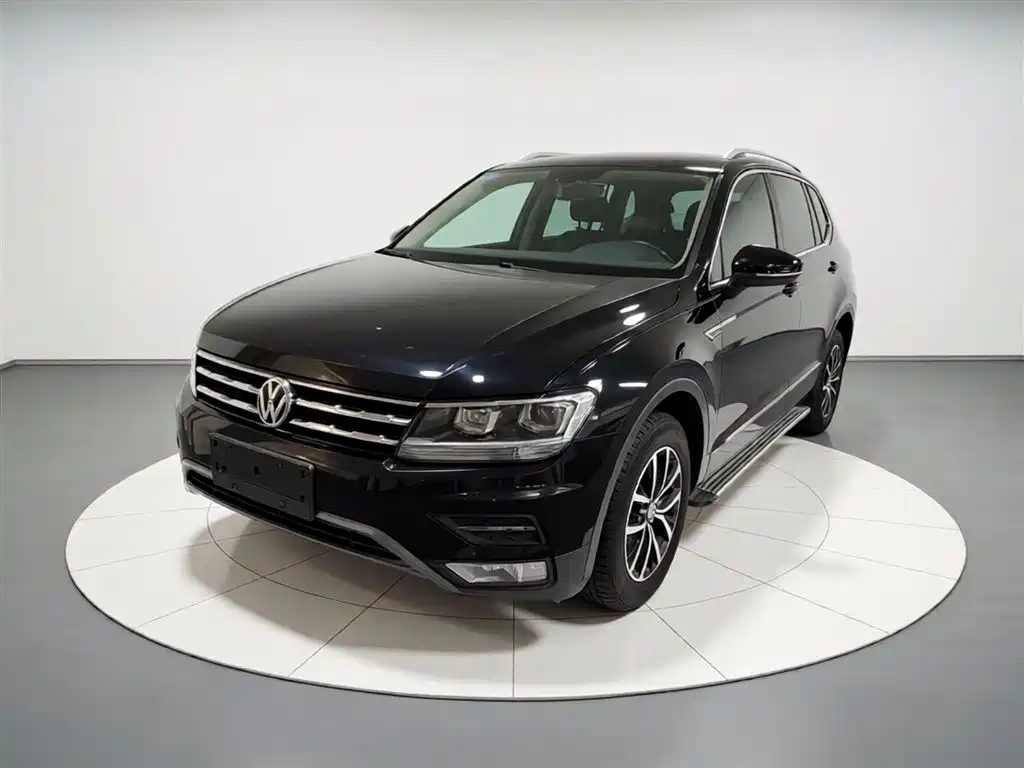 Volkswagen Tiguan L — фото 2