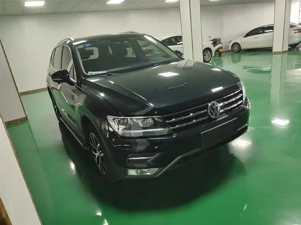 Volkswagen Tiguan L — фото 22