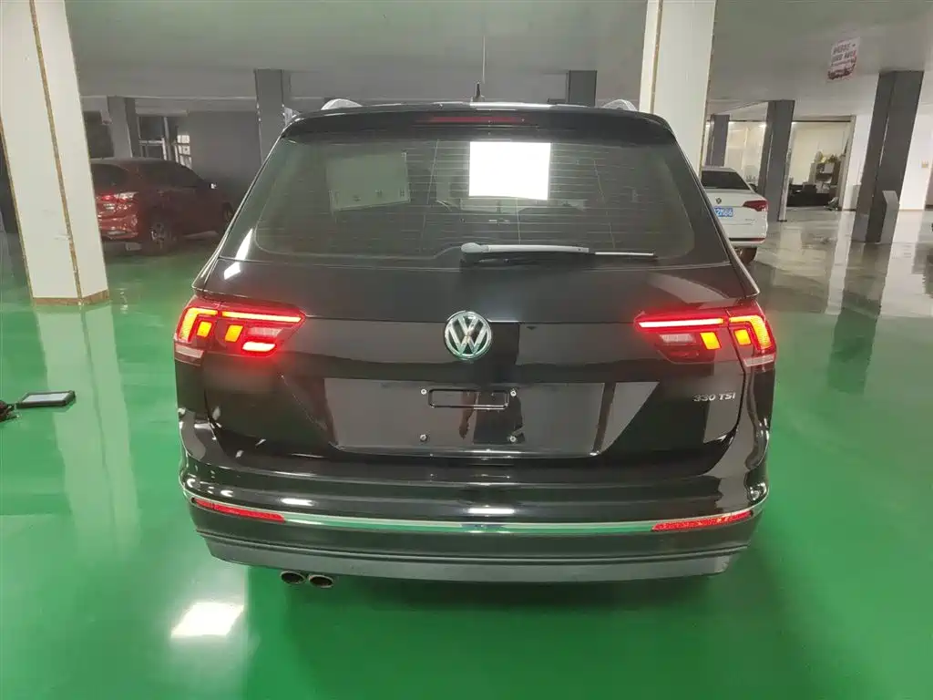 Volkswagen Tiguan L — фото 4