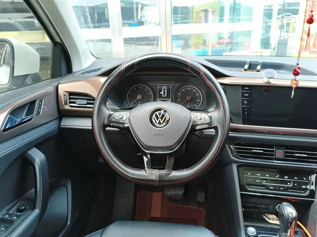 Volkswagen Tharu — фото 11