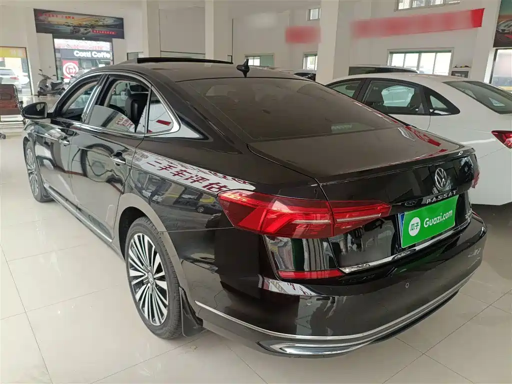 Volkswagen Passat — фото 23