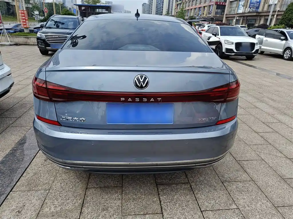 Volkswagen Passat — фото 6