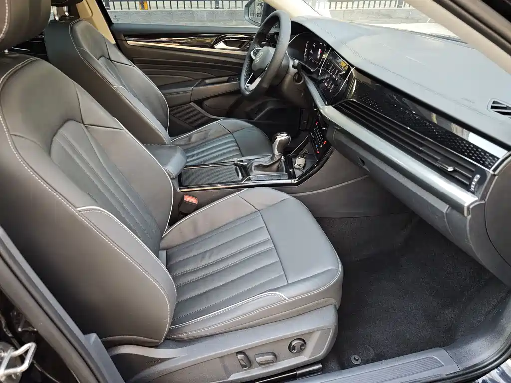Volkswagen Passat — фото 8