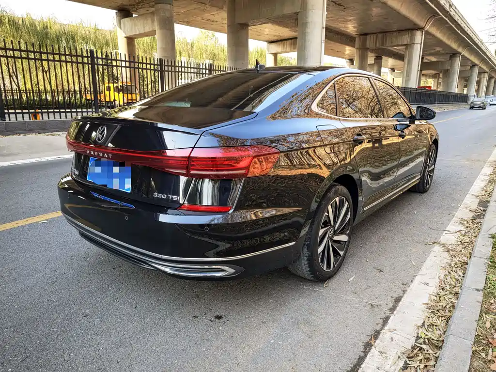 Volkswagen Passat — фото 10