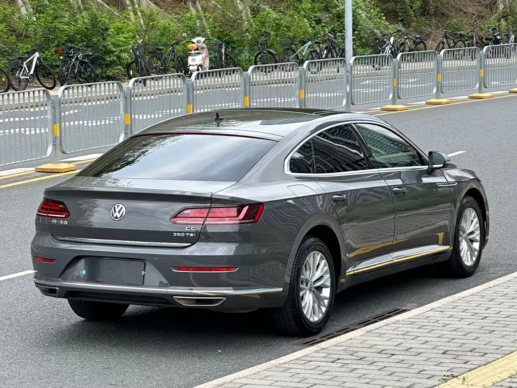 Volkswagen CC — фото 6