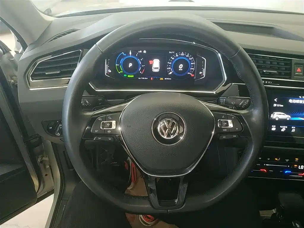 Volkswagen Tiguan L New Energy — фото 11