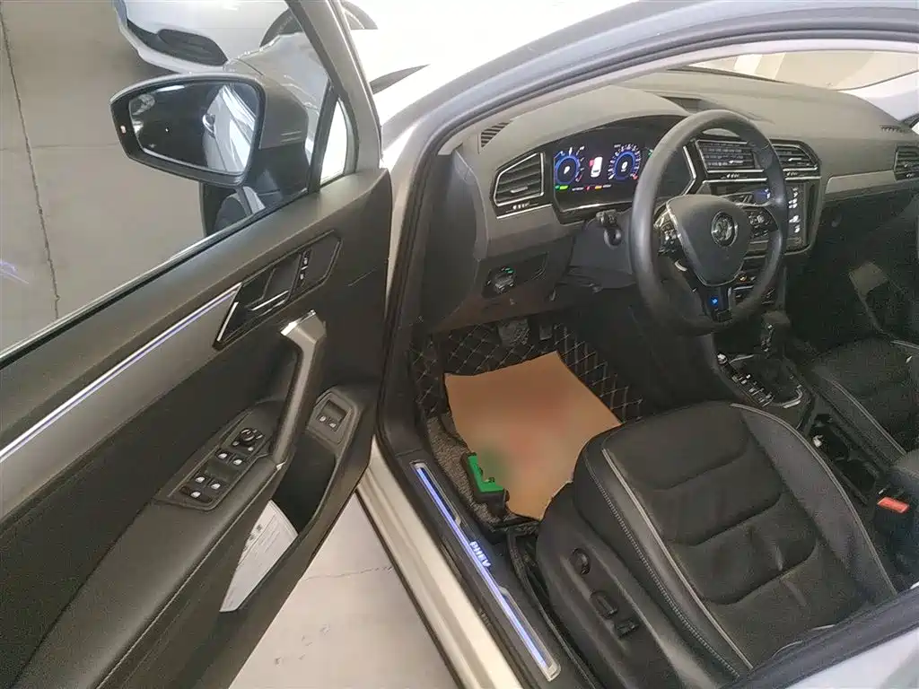 Volkswagen Tiguan L New Energy — фото 16