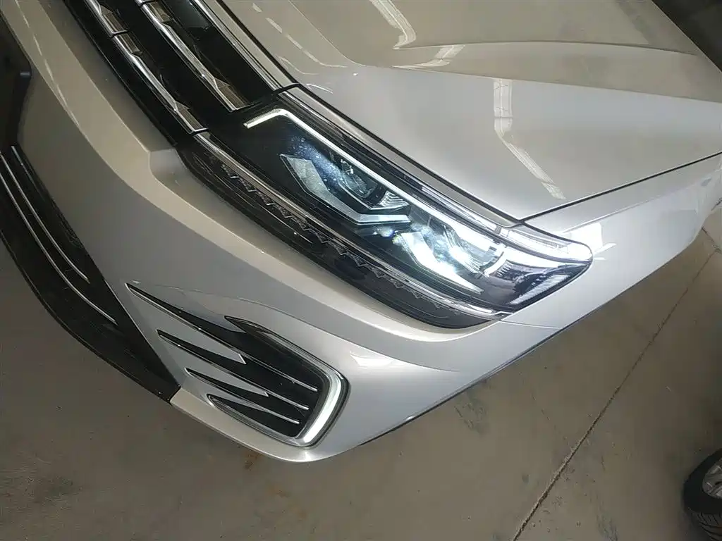Volkswagen Tiguan L New Energy — фото 24