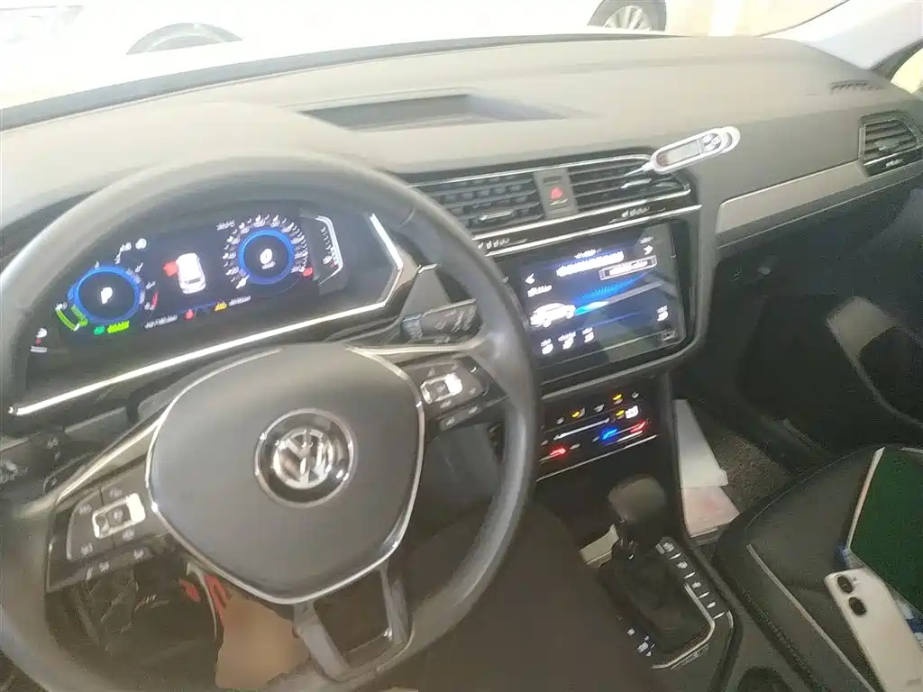 Volkswagen Tiguan L New Energy — фото 10