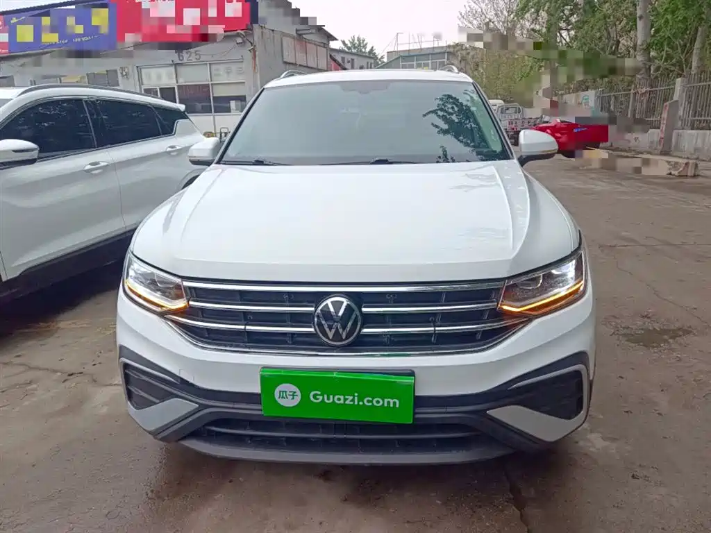 Volkswagen Tiguan L — фото 3