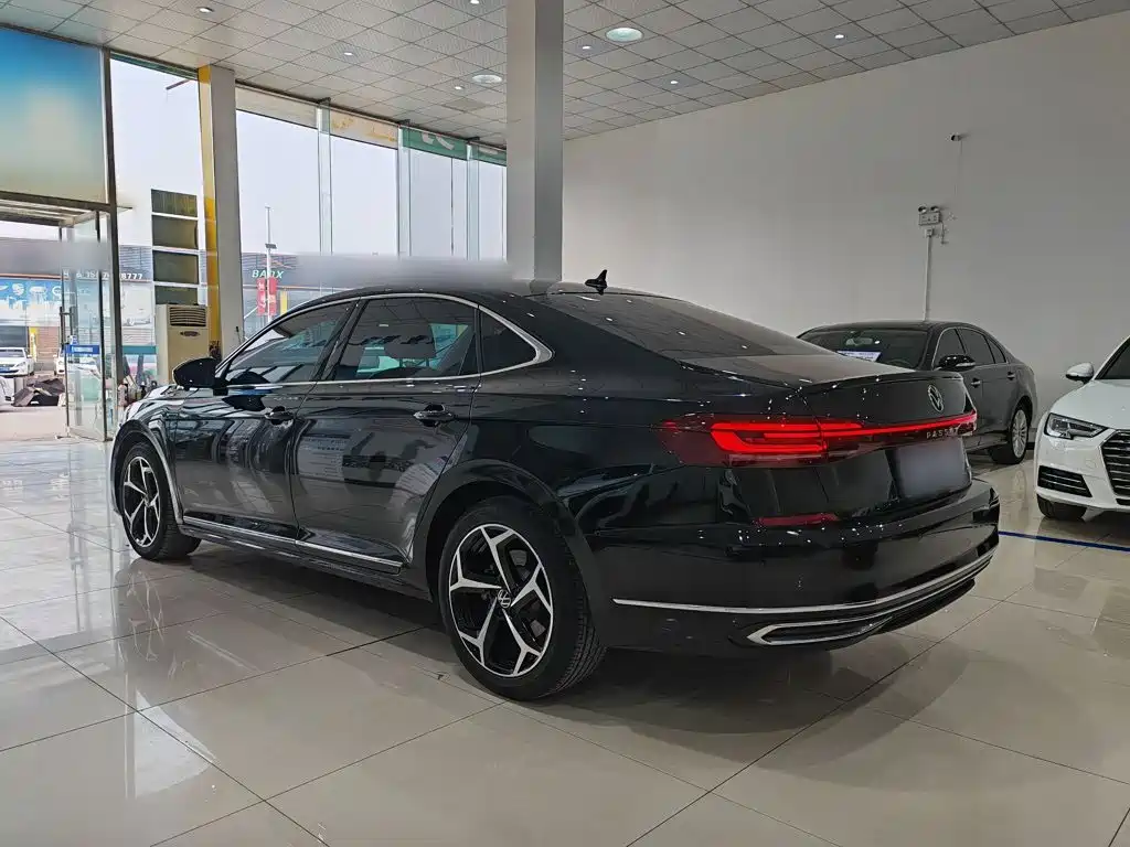 Volkswagen Passat — фото 5