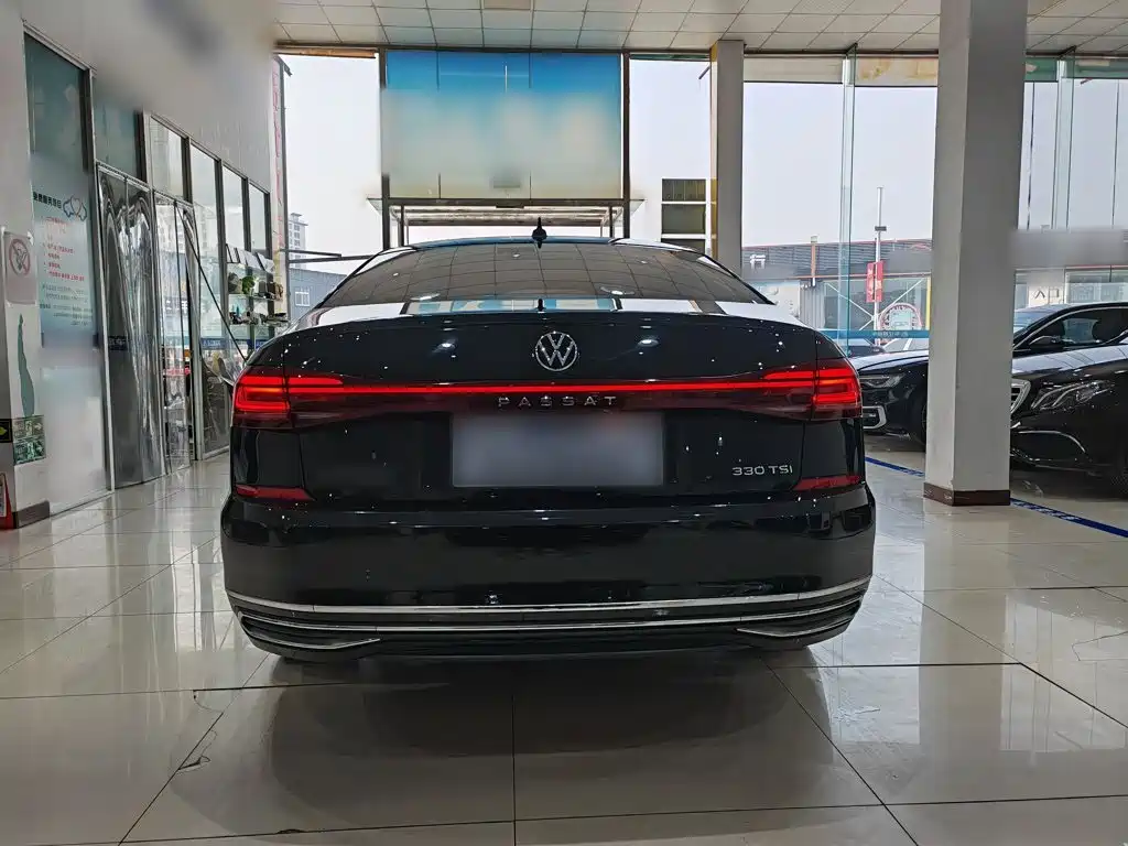 Volkswagen Passat — фото 6