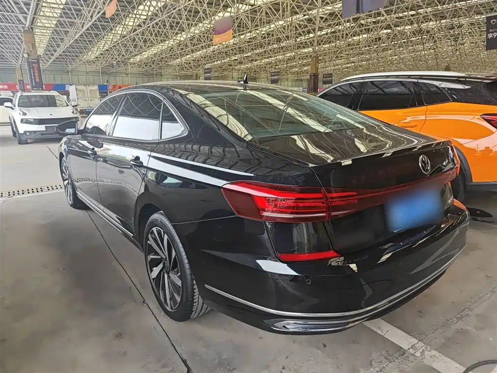 Volkswagen Passat — фото 5