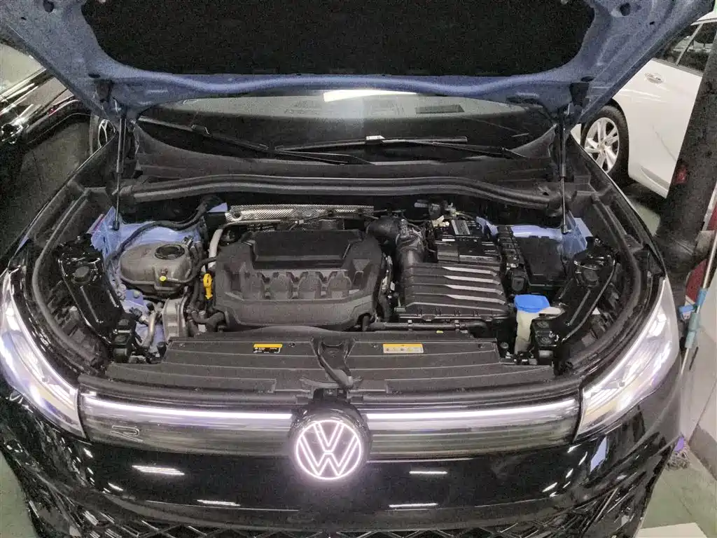 Volkswagen Tiguan L — фото 20