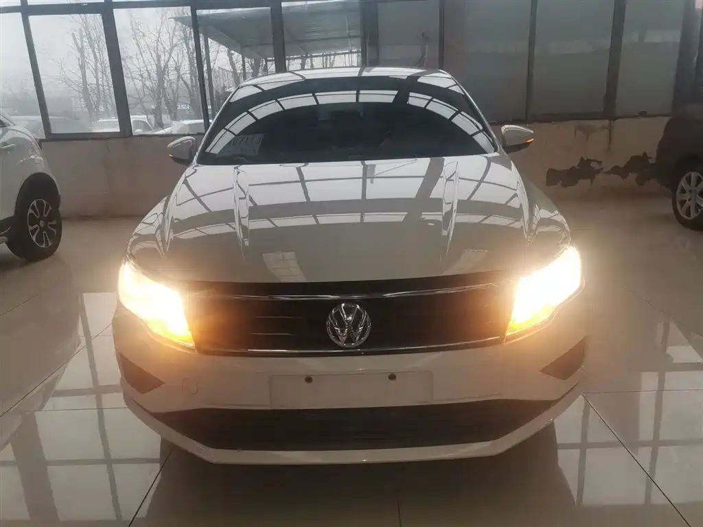 Volkswagen Jetta — фото 3