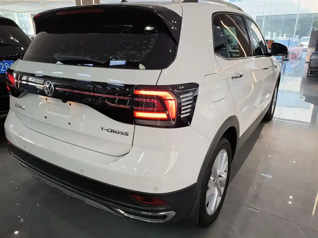 Volkswagen T-Cross — фото 24