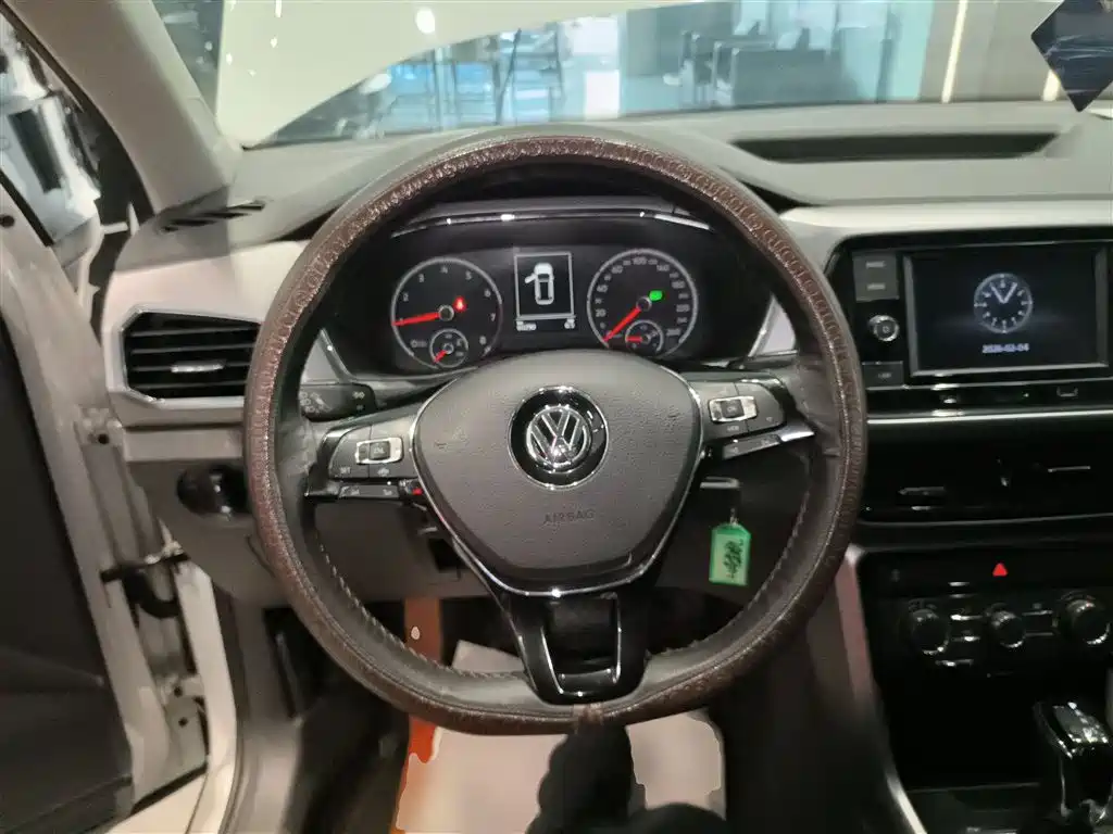 Volkswagen T-Cross — фото 7