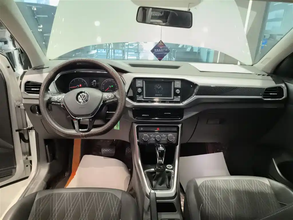 Volkswagen T-Cross — фото 9