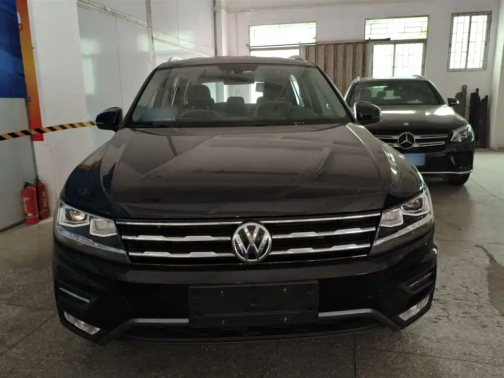 Volkswagen Tiguan L — фото 3