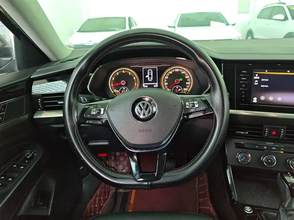 Volkswagen Passat — фото 7