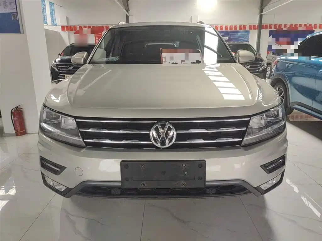 Volkswagen Tiguan L — фото 3