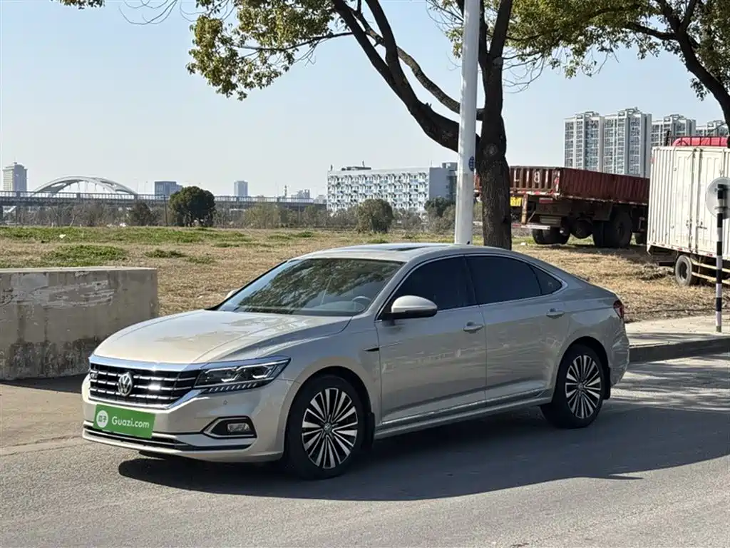 Volkswagen Passat — фото 2
