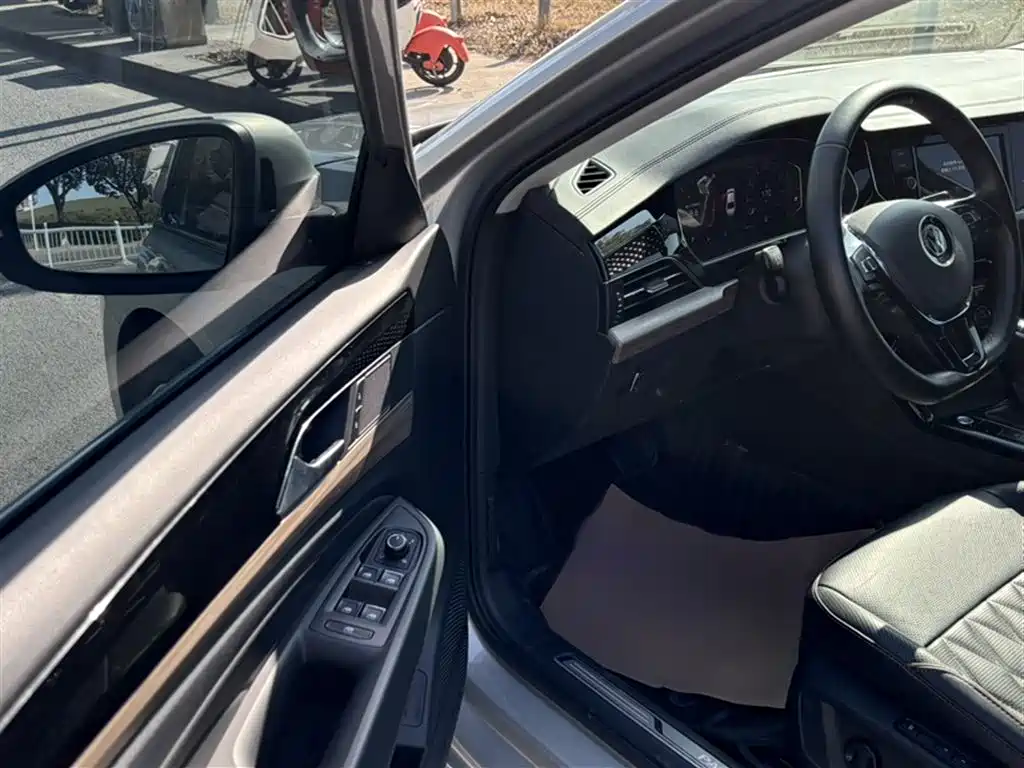 Volkswagen Passat — фото 13