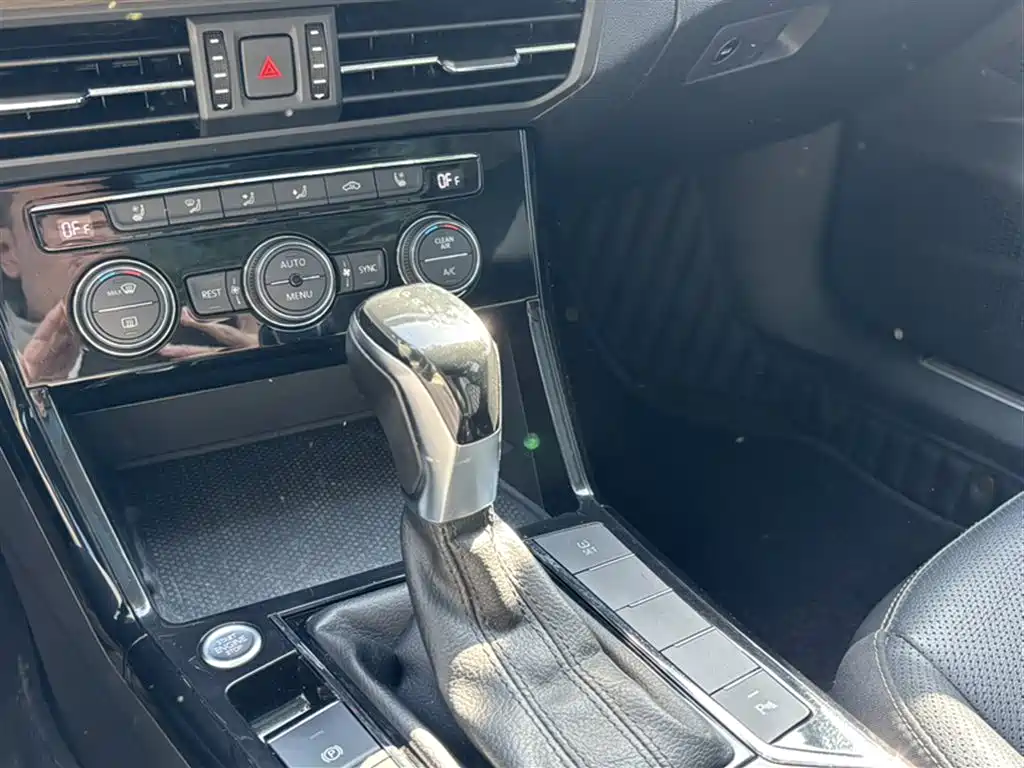 Volkswagen Passat — фото 6