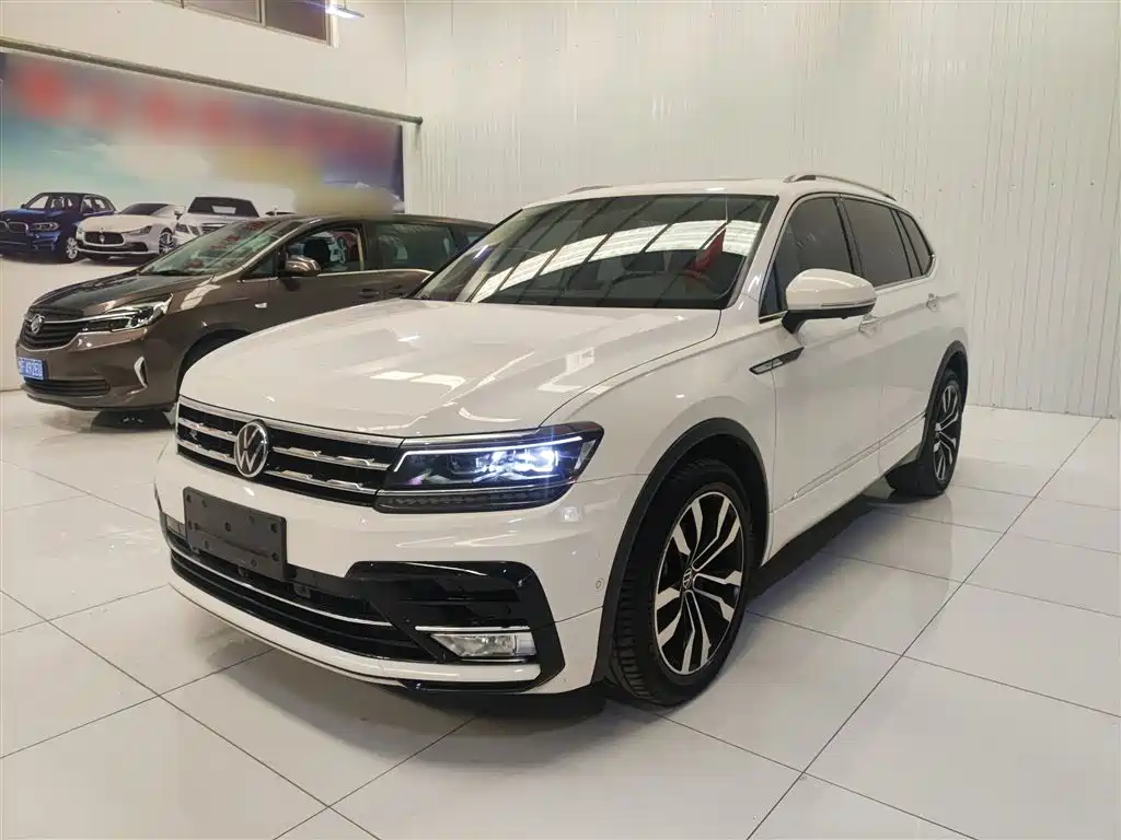 Volkswagen Tiguan L — фото 2
