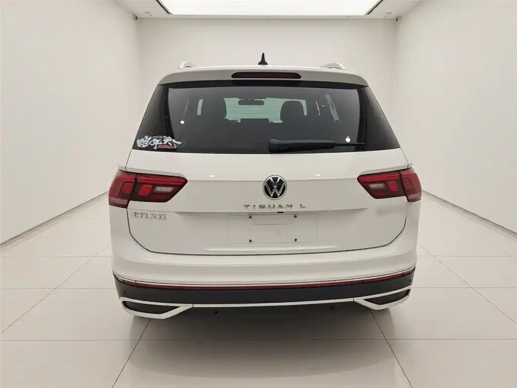 Volkswagen Tiguan L — фото 4