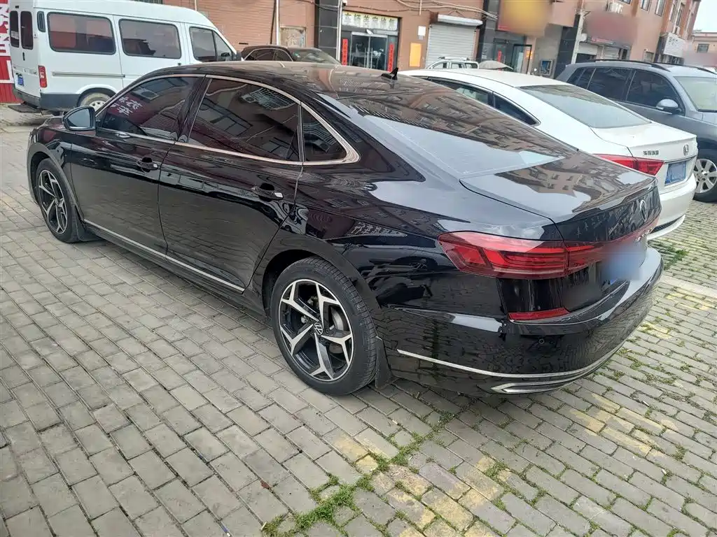 Volkswagen Passat — фото 5