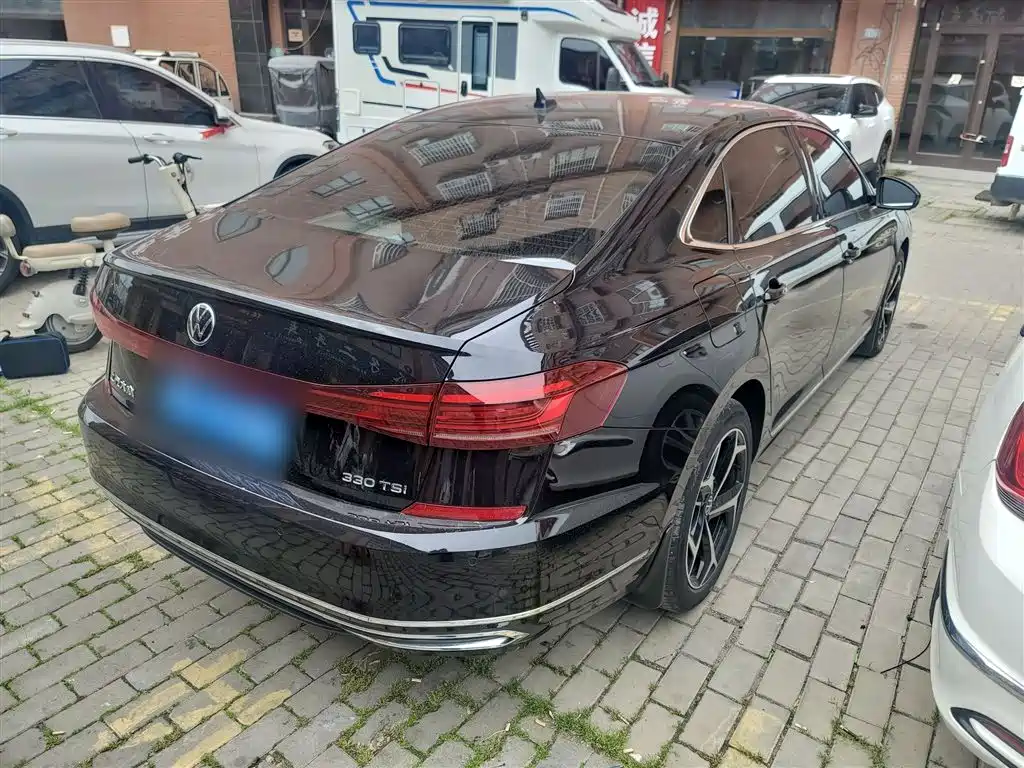 Volkswagen Passat — фото 7