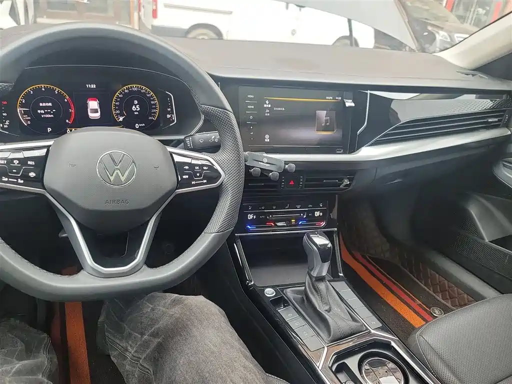 Volkswagen Passat — фото 10