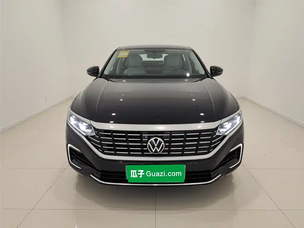 Volkswagen Passat New Energy — фото 3