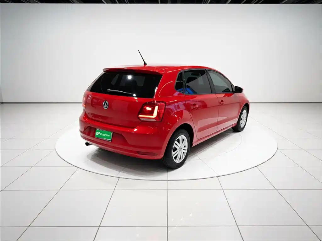Volkswagen Polo — фото 5
