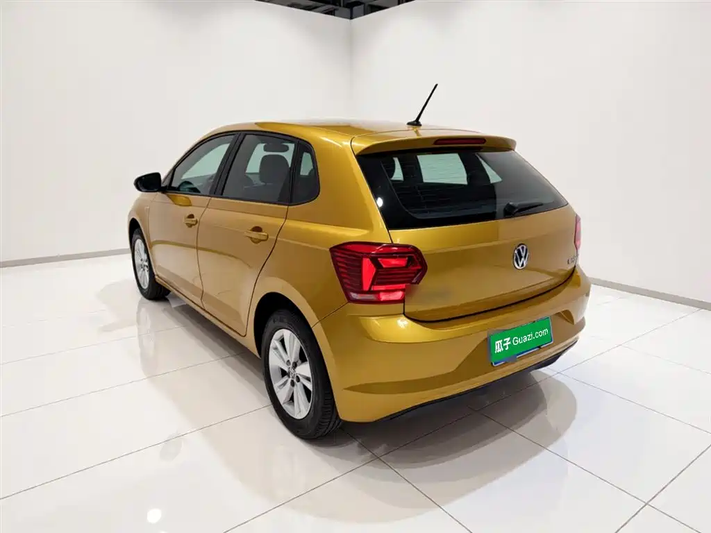 Volkswagen Polo — фото 5
